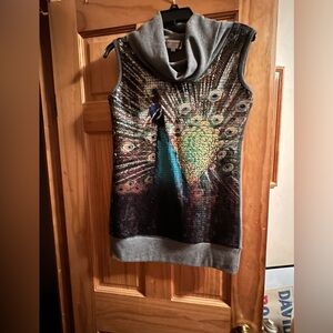 Gray Peacock Print Sleeveless Top